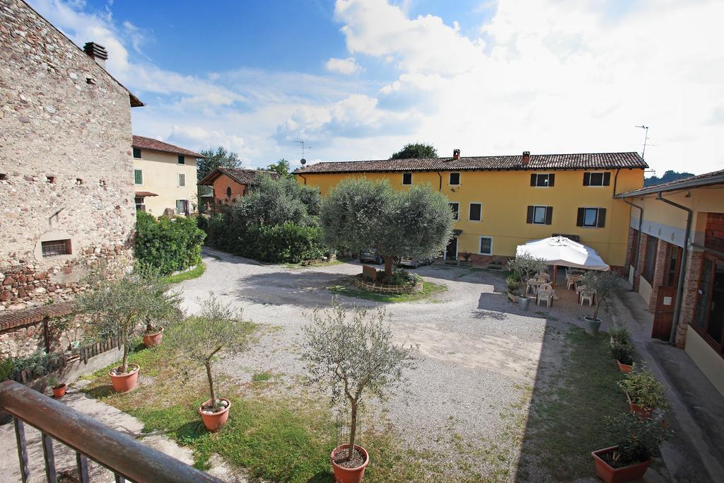 Agriturismo Licensi Del Bresa Villa Monzambano Exteriör bild