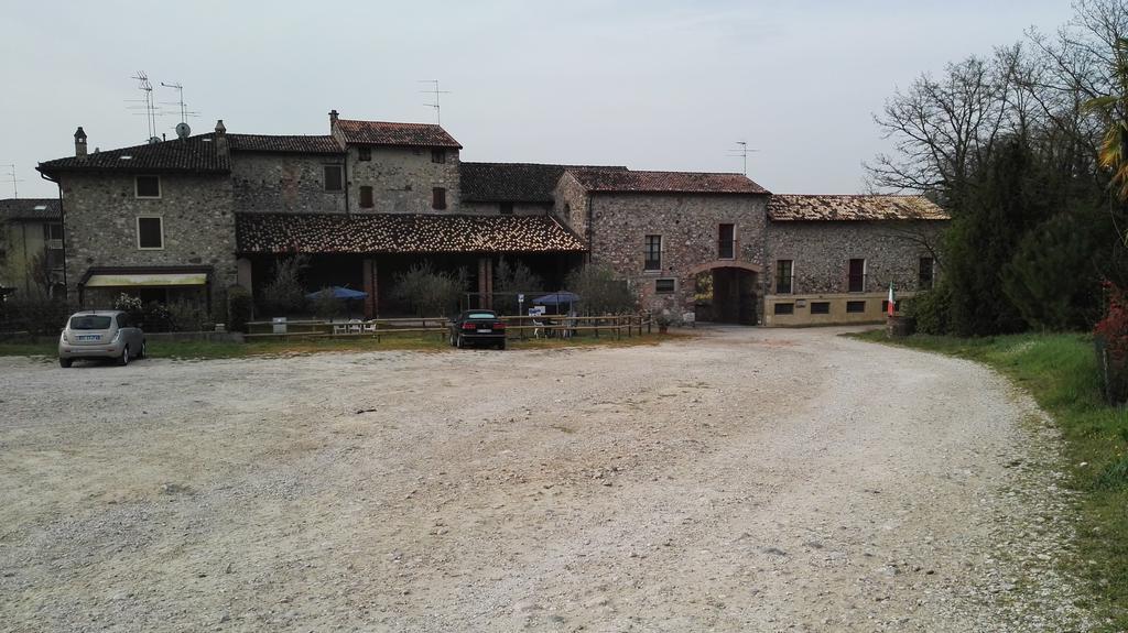 Agriturismo Licensi Del Bresa Villa Monzambano Exteriör bild